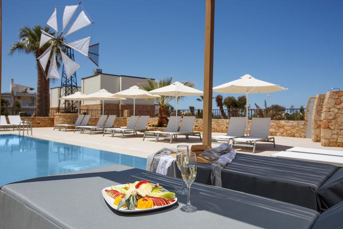 Imagen de la piscina del Hotel Aloe Boutique. Foto 16