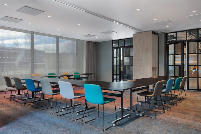 Imagen de los interiores del Hotel Aloft Aberdeen TECA. Foto 13