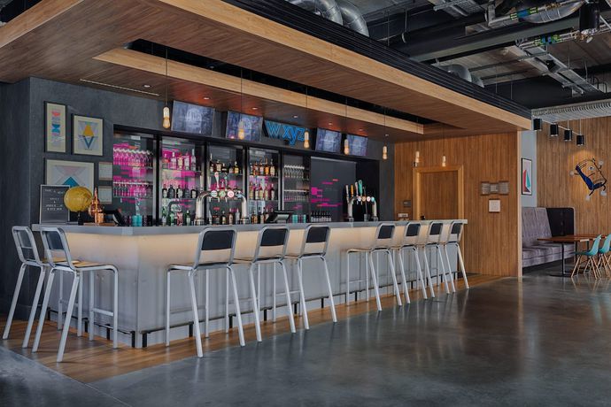 Imagen del bar/restaurante del Hotel Aloft Aberdeen TECA. Foto 4