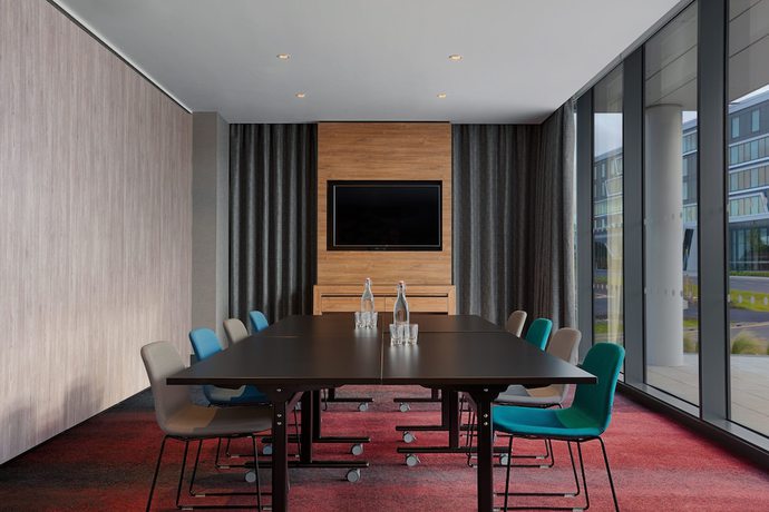 Imagen de los interiores del Hotel Aloft Aberdeen TECA. Foto 15