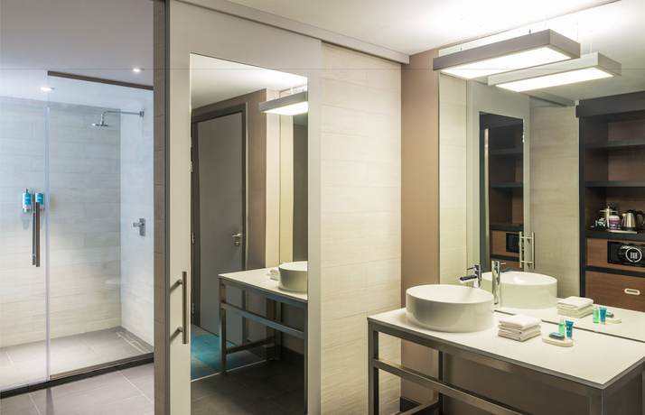 Imagen de la habitación del Hotel Aloft Al Ain. Foto 2