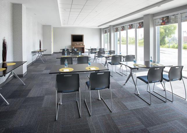 Imagen de los interiores del Hotel Aloft Buffalo Airport. Foto 9