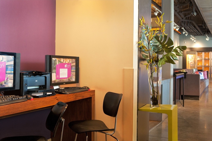 Imagen de los interiores del Hotel Aloft Bwi Baltimore Washington International Airport. Foto 11