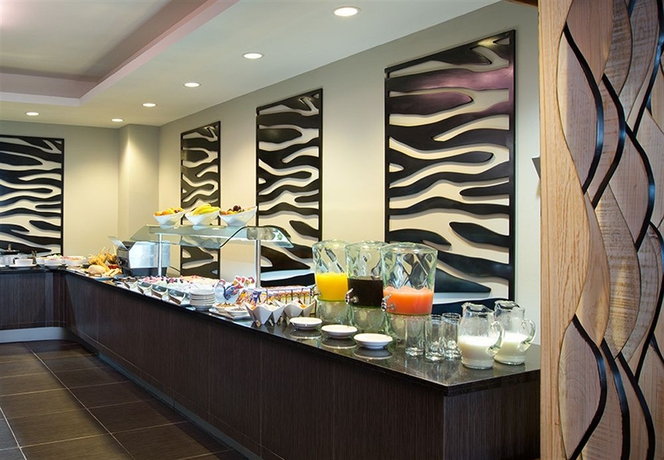 Imagen del bar/restaurante del Hotel Aloft Cancun. Foto 5