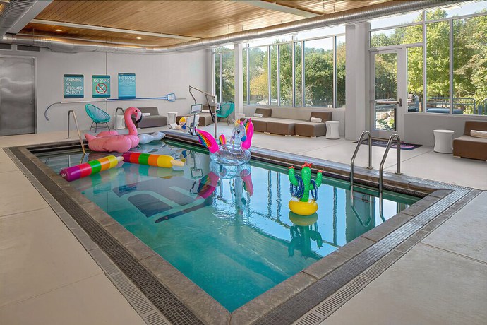 Imagen de la piscina del Hotel Aloft Chapel Hill. Foto 8