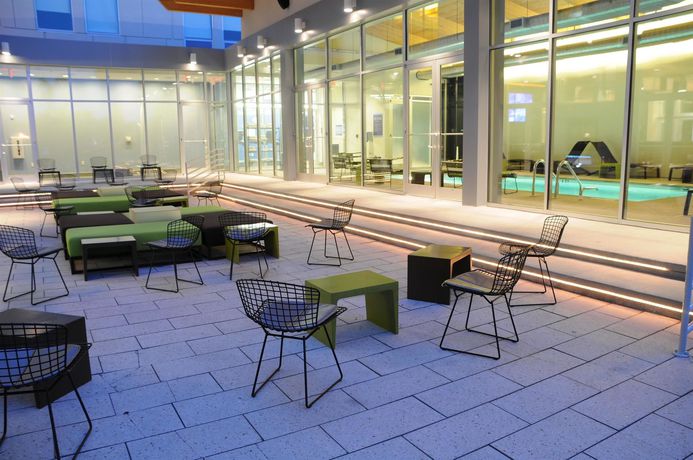 Imagen de los interiores del Hotel Aloft Charleston Airport and Convention Center. Foto 10