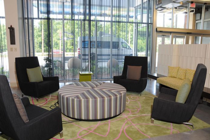 Imagen de los interiores del Hotel Aloft Charleston Airport and Convention Center. Foto 11