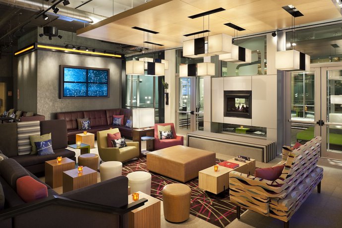 Imagen del bar/restaurante del Hotel Aloft Charlotte Ballantyne. Foto 2