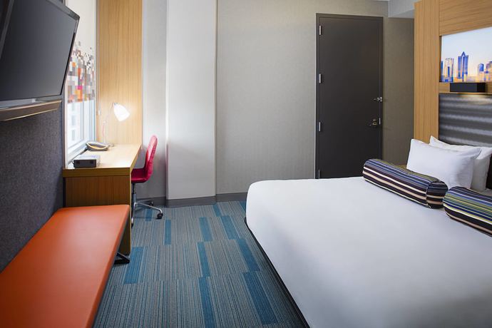 Imagen de la habitación del Hotel Aloft Charlotte City Center. Foto 10