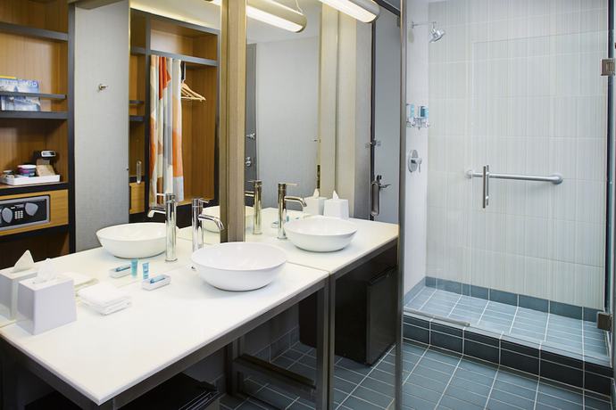 Imagen de la habitación del Hotel Aloft Charlotte City Center. Foto 11