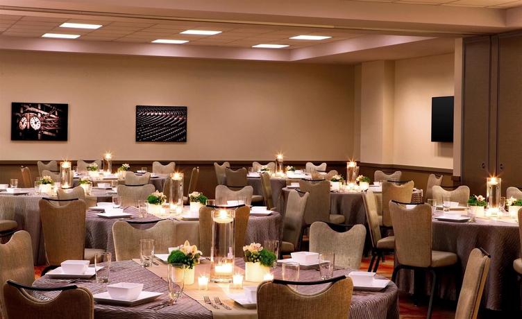 Imagen del bar/restaurante del Hotel Aloft Chicago Downtown River North. Foto 6