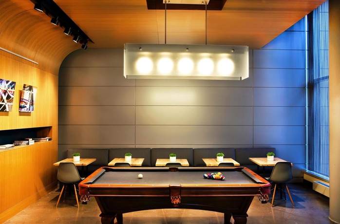 Imagen del bar/restaurante del Hotel Aloft Chicago Downtown River North. Foto 7