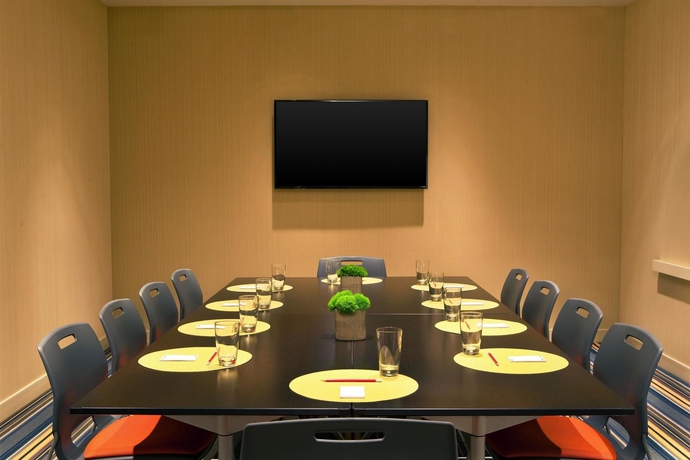 Imagen de los interiores del Hotel Aloft Chicago Downtown River North. Foto 13