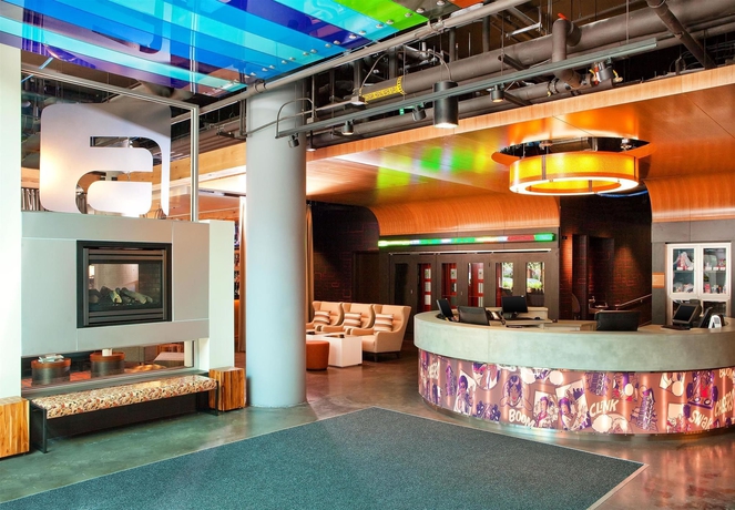 Imagen de los interiores del Hotel Aloft Chicago Downtown River North. Foto 14