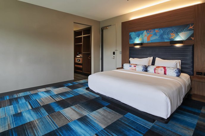 Imagen de la habitación del Hotel Aloft Cleveland Airport. Foto 8