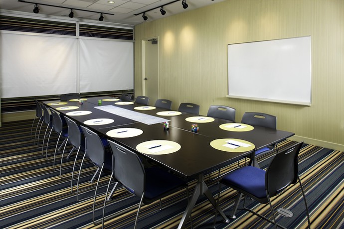 Imagen de los interiores del Hotel Aloft Cleveland Downtown. Foto 16