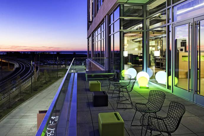 Imagen de los exteriores del Hotel Aloft Cleveland Downtown. Foto 12