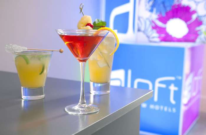 Imagen del bar/restaurante del Hotel Aloft Cupertino. Foto 9