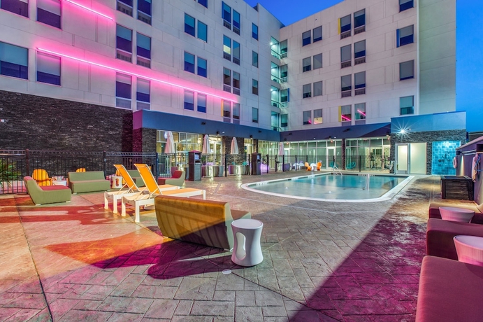Imagen de la piscina del Hotel Aloft Dallas Arlington Entertainment District. Foto 19