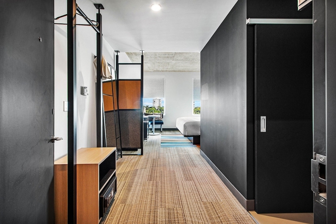 Imagen de la habitación del Hotel Aloft Delray Beach. Foto 16