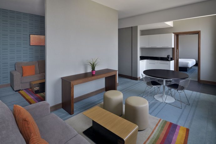 Imagen de la habitación del Hotel Aloft Dhahran. Foto 9