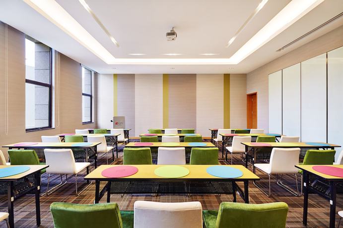 Imagen del bar/restaurante del Hotel Aloft Dongguan Dynamic Town. Foto 8