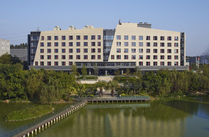 Imagen de los exteriores del Hotel Aloft Dongguan Songshan Lake. Foto 13