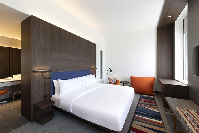 Imagen de la habitación del Hotel Aloft Dubai Airport. Foto 4