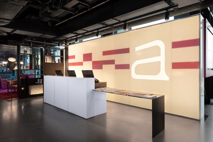 Imagen de los interiores del Hotel Aloft Dublin City. Foto 19