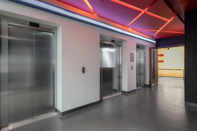 Imagen de los interiores del Hotel Aloft Dublin City. Foto 20