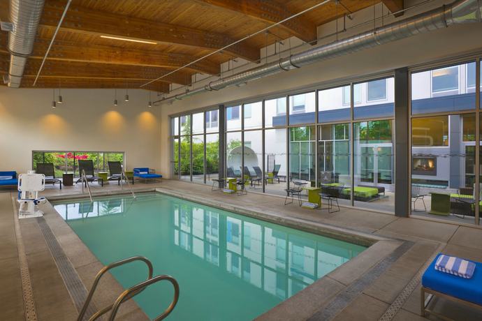 Imagen de la piscina del Hotel Aloft Dulles Airport North. Foto 18