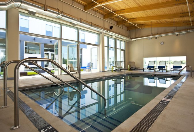 Imagen de la piscina del Hotel Aloft Dulles Airport North. Foto 19