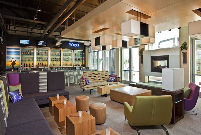 Imagen del bar/restaurante del Hotel Aloft Dulles Airport North. Foto 5