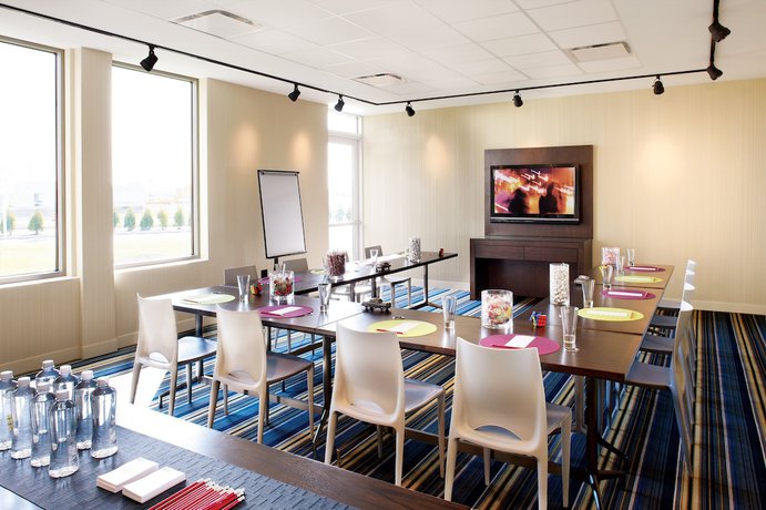 Imagen de los interiores del Hotel Aloft Dulles Airport North. Foto 15