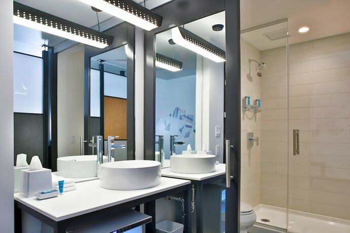 Imagen de la habitación del Hotel Aloft Fort Lauderdale Airport. Foto 18