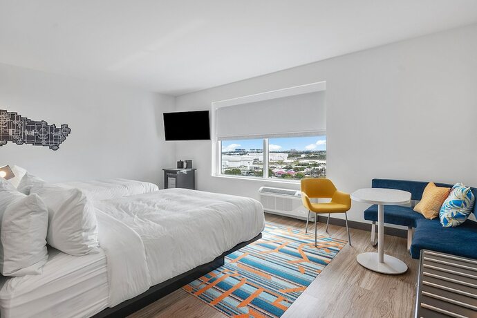Imagen de la habitación del Hotel Aloft Fort Lauderdale Airport. Foto 19