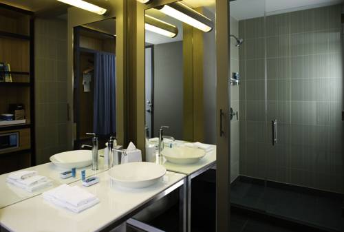 Imagen de la habitación del Hotel Aloft Green Bay. Foto 3