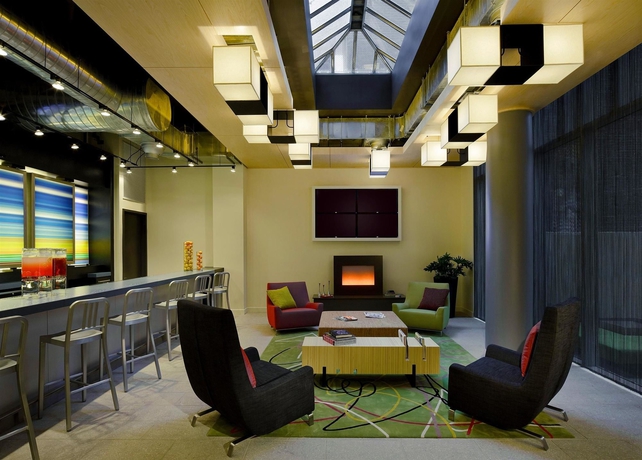 Imagen del bar/restaurante del Hotel Aloft Harlem. Foto 8