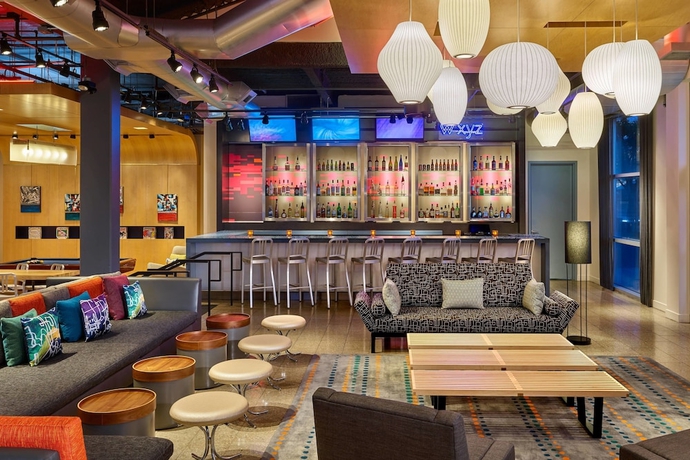 Imagen del bar/restaurante del Hotel Aloft Houston By The Galleria. Foto 5