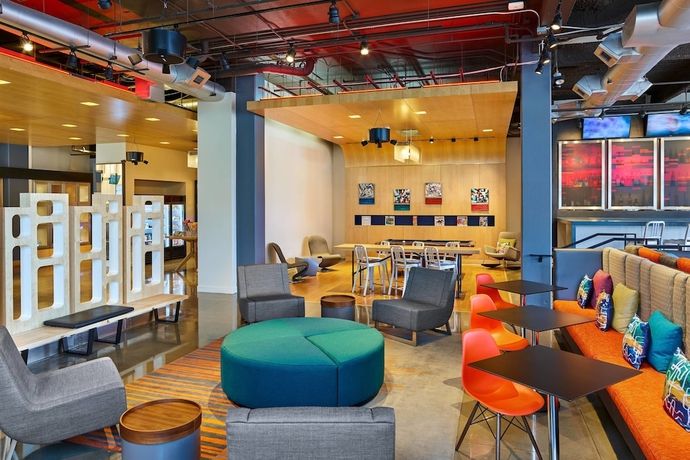 Imagen de los interiores del Hotel Aloft Houston By The Galleria. Foto 16