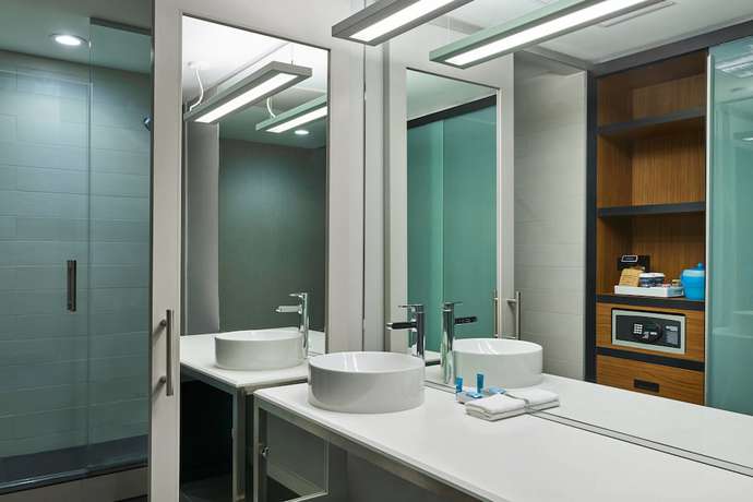 Imagen de la habitación del Hotel Aloft Houston Downtown. Foto 9