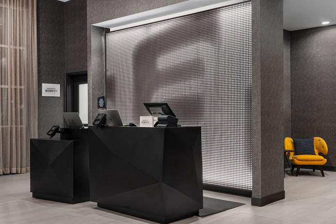 Imagen de los interiores del Hotel Aloft Katy Mills. Foto 16