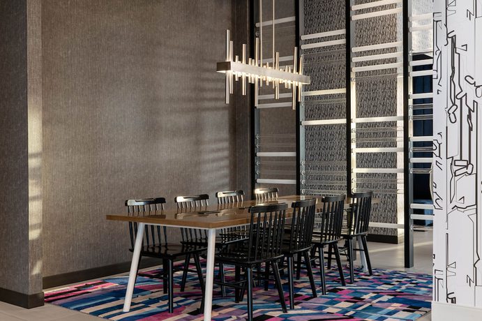 Imagen del bar/restaurante del Hotel Aloft Katy Mills. Foto 3