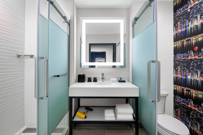 Imagen de la habitación del Hotel Aloft Katy Mills. Foto 11