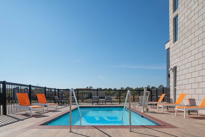 Imagen de la piscina del Hotel Aloft Katy Mills. Foto 20