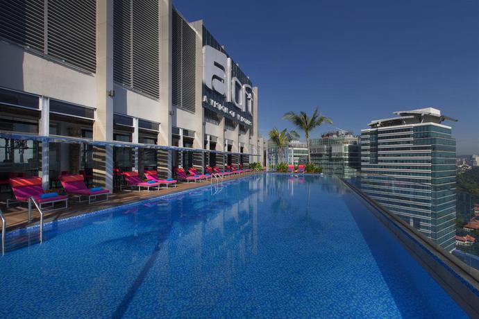 Imagen de la piscina del Hotel Aloft Kuala Lumpur Sentral. Foto 12