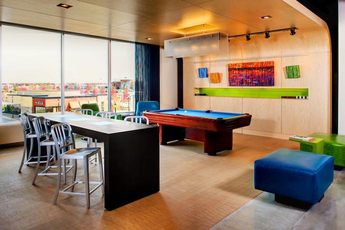 Imagen de los interiores del Hotel Aloft Leawood Overland Park. Foto 10