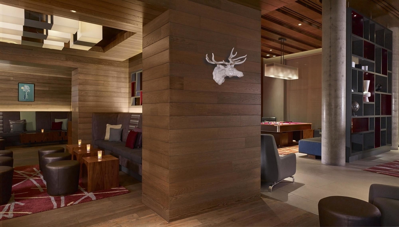 Imagen del bar/restaurante del Hotel Aloft London Excel. Foto 4