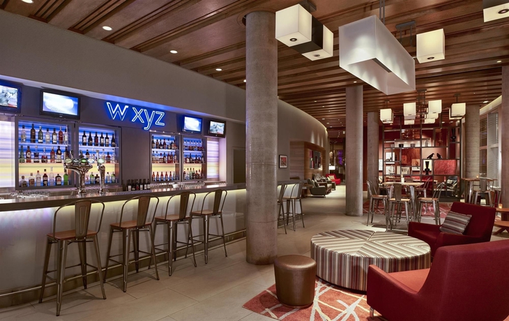 Imagen del bar/restaurante del Hotel Aloft London Excel. Foto 5