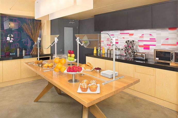 Imagen del bar/restaurante del Hotel Aloft Miami - Brickell. Foto 3